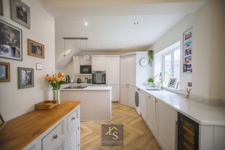 Images for Central Drive, Bramhall, SK7 EAID:425574707 BID:a331354c-8a27-4290-8521-a2425358b7e6