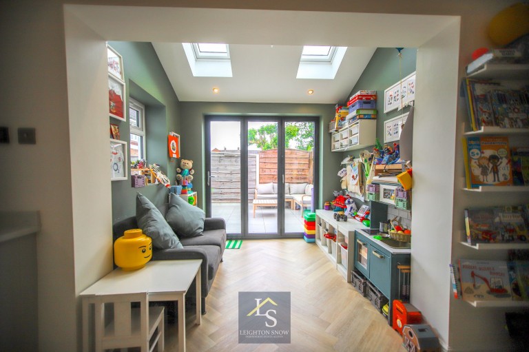 Images for Central Drive, Bramhall, SK7 EAID:425574707 BID:a331354c-8a27-4290-8521-a2425358b7e6