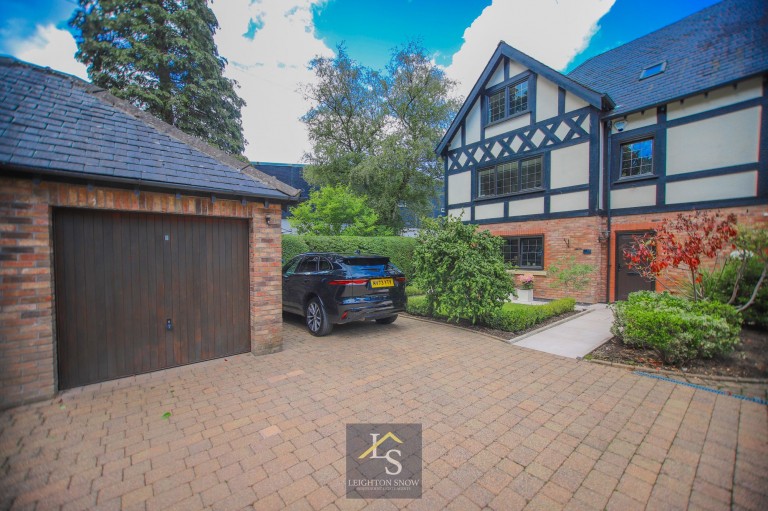Images for Bridge Lane, Bramhall, SK7 EAID:425574707 BID:a331354c-8a27-4290-8521-a2425358b7e6