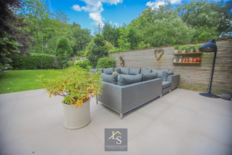 Images for Bridge Lane, Bramhall, SK7 EAID:425574707 BID:a331354c-8a27-4290-8521-a2425358b7e6