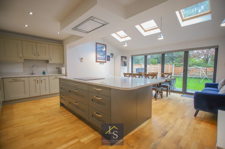 Images for Hambleton Road, Heald Green, SK8 EAID:425574707 BID:a331354c-8a27-4290-8521-a2425358b7e6