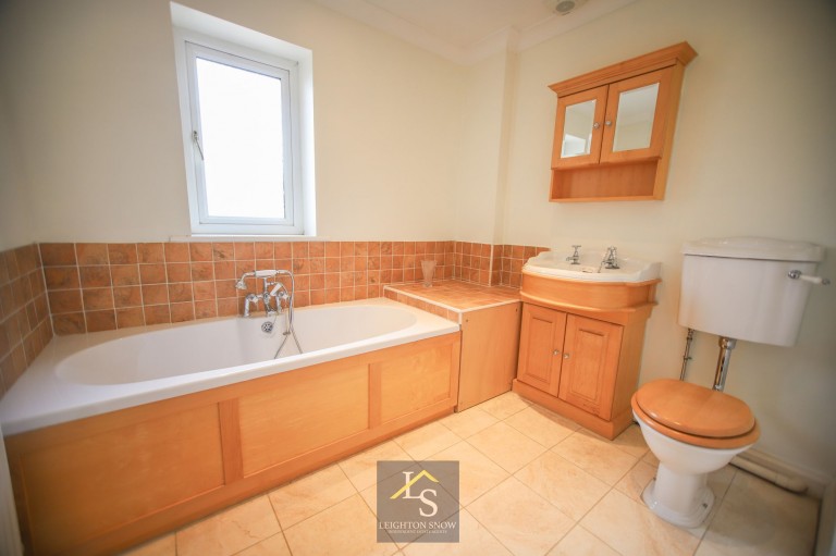 Images for Moor Lane, Woodford, SK7 EAID:425574707 BID:a331354c-8a27-4290-8521-a2425358b7e6