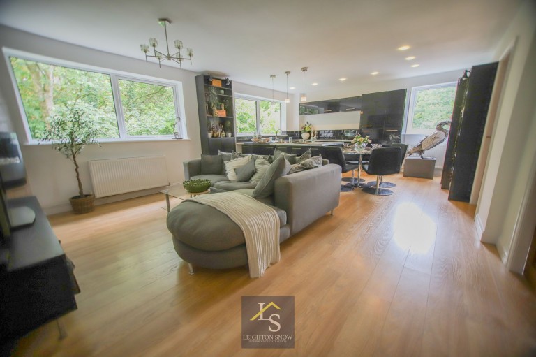 Images for Warren Close, Bramhall, SK7 EAID:425574707 BID:a331354c-8a27-4290-8521-a2425358b7e6