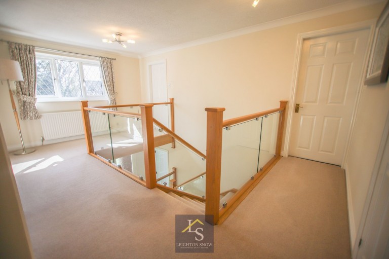 Images for Bridge Lane, Bramhall, SK7 EAID:425574707 BID:a331354c-8a27-4290-8521-a2425358b7e6