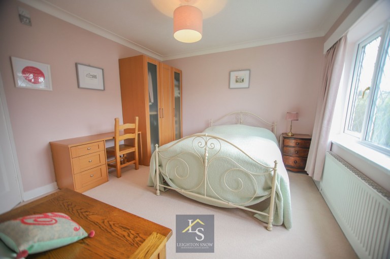 Images for Carrwood Avenue, Bramhall, SK7 EAID:425574707 BID:a331354c-8a27-4290-8521-a2425358b7e6
