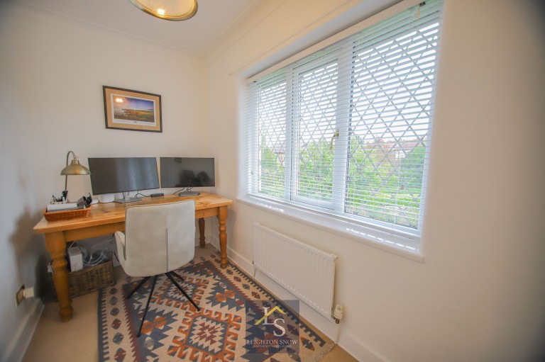 Images for Carrwood Avenue, Bramhall, SK7 EAID:425574707 BID:a331354c-8a27-4290-8521-a2425358b7e6