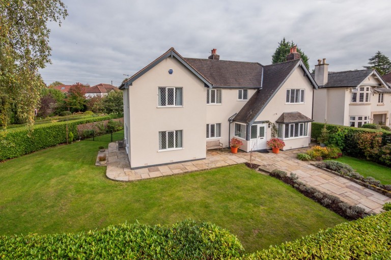 Images for Carrwood Avenue, Bramhall, SK7 EAID:425574707 BID:a331354c-8a27-4290-8521-a2425358b7e6