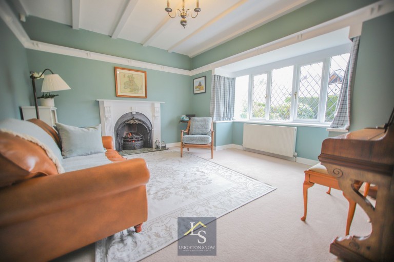 Images for Carrwood Avenue, Bramhall, SK7 EAID:425574707 BID:a331354c-8a27-4290-8521-a2425358b7e6