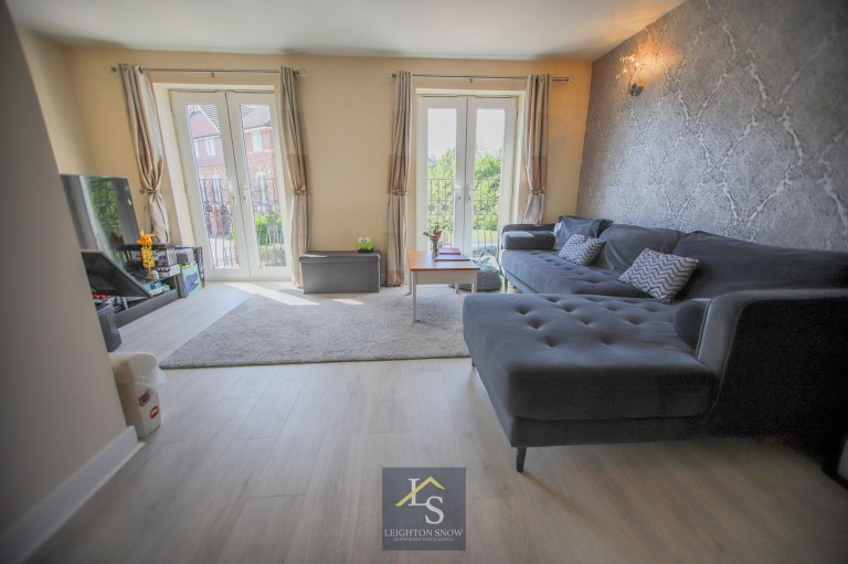 Images for Abbeydale Close, Cheadle Hulme, SK8 EAID:425574707 BID:a331354c-8a27-4290-8521-a2425358b7e6
