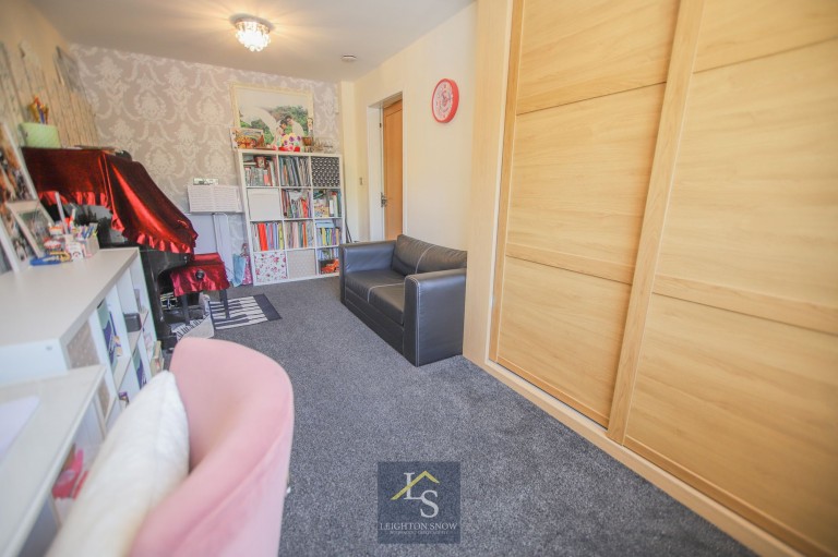 Images for Abbeydale Close, Cheadle Hulme, SK8 EAID:425574707 BID:a331354c-8a27-4290-8521-a2425358b7e6