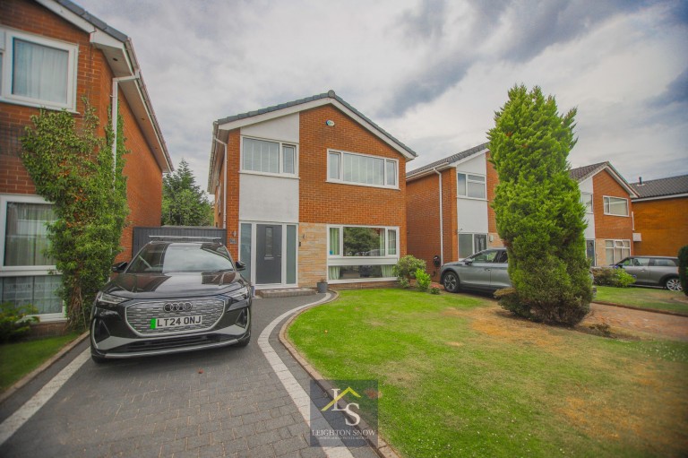 Images for Padstow Drive, Bramhall, SK7 EAID:425574707 BID:a331354c-8a27-4290-8521-a2425358b7e6