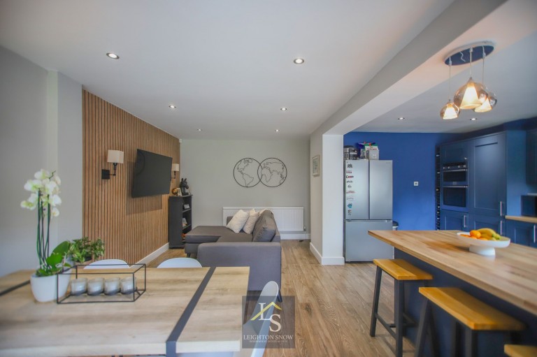 Images for Padstow Drive, Bramhall, SK7 EAID:425574707 BID:a331354c-8a27-4290-8521-a2425358b7e6