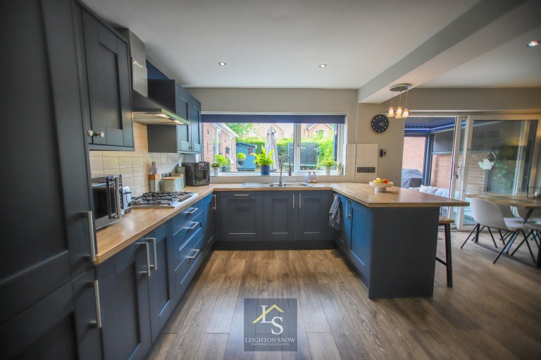 Images for Padstow Drive, Bramhall, SK7 EAID:425574707 BID:a331354c-8a27-4290-8521-a2425358b7e6