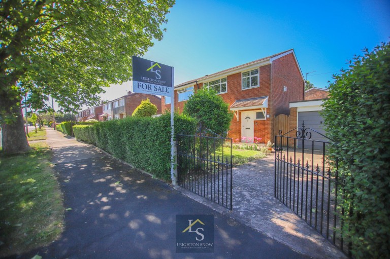 Images for Midland Road, Bramhall, SK7 EAID:425574707 BID:a331354c-8a27-4290-8521-a2425358b7e6
