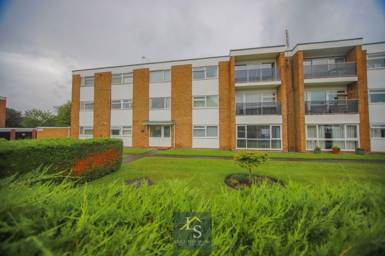 Images for Dairyground Road, Bramhall, SK7 EAID:425574707 BID:a331354c-8a27-4290-8521-a2425358b7e6