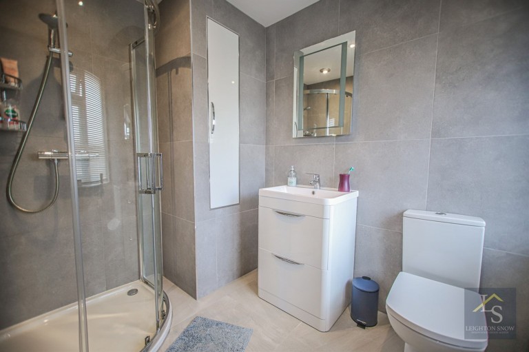 Images for Vicarage Avenue, Cheadle Hulme, SK8 EAID:425574707 BID:a331354c-8a27-4290-8521-a2425358b7e6