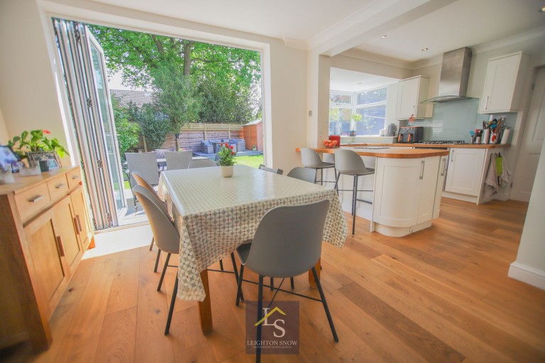 Images for Vicarage Avenue, Cheadle Hulme, SK8 EAID:425574707 BID:a331354c-8a27-4290-8521-a2425358b7e6