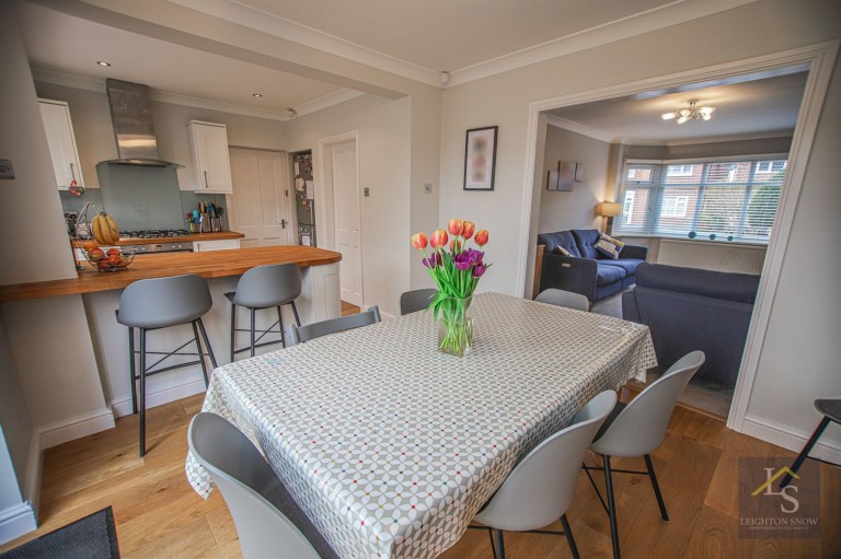 Images for Vicarage Avenue, Cheadle Hulme, SK8 EAID:425574707 BID:a331354c-8a27-4290-8521-a2425358b7e6