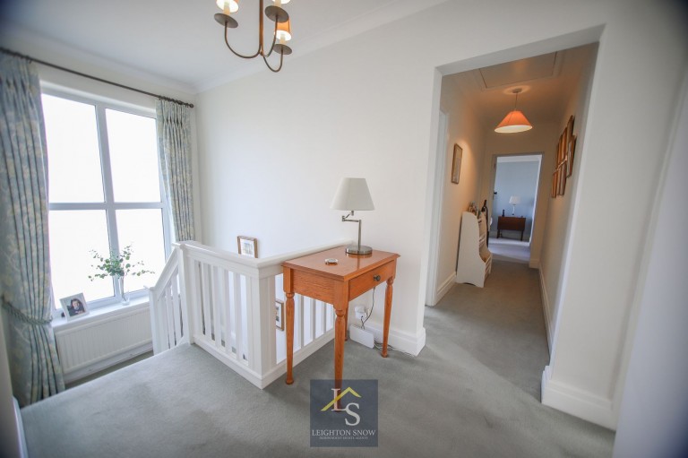 Images for Queensgate, Bramhall, SK7 EAID:425574707 BID:a331354c-8a27-4290-8521-a2425358b7e6