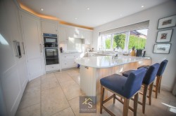 Images for Queensgate, Bramhall, SK7
