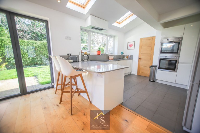 Images for Adelaide Road, Bramhall, SK7 EAID:425574707 BID:a331354c-8a27-4290-8521-a2425358b7e6