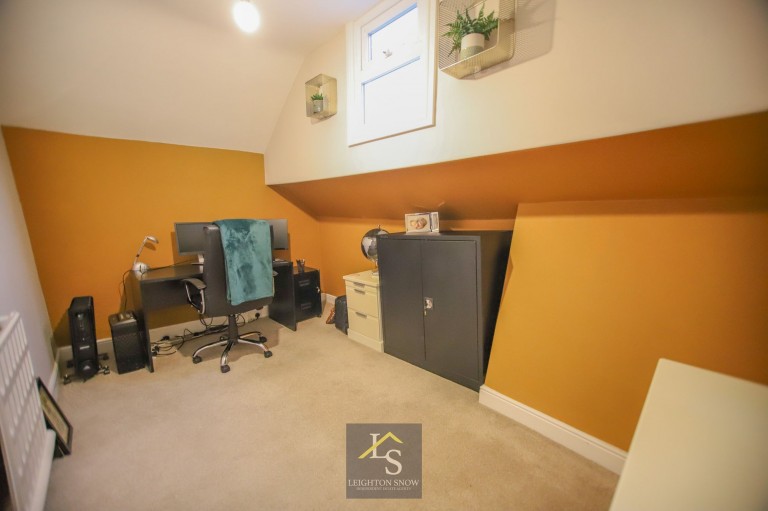 Images for Barnfield Road East, Stockport, SK3 EAID:425574707 BID:a331354c-8a27-4290-8521-a2425358b7e6