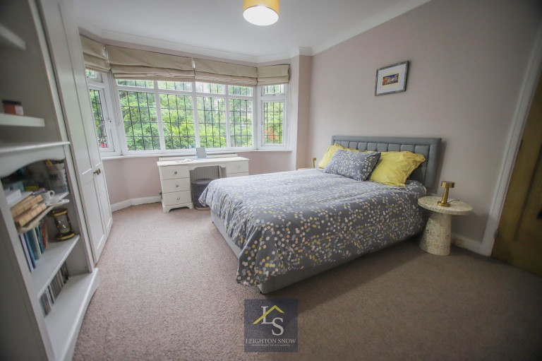 Images for Bridge Lane, Bramhall, SK7 EAID:425574707 BID:a331354c-8a27-4290-8521-a2425358b7e6