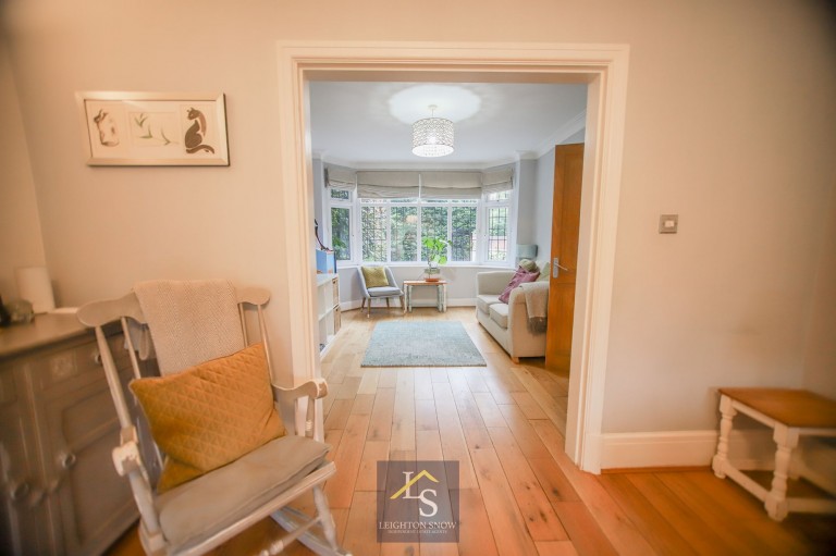 Images for Bridge Lane, Bramhall, SK7 EAID:425574707 BID:a331354c-8a27-4290-8521-a2425358b7e6