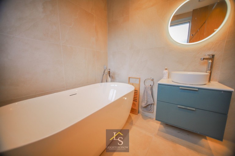 Images for Midland Road, Bramhall, SK7 EAID:425574707 BID:a331354c-8a27-4290-8521-a2425358b7e6