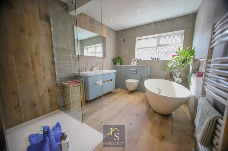 Images for Bridge Lane, Bramhall, SK7 EAID:425574707 BID:a331354c-8a27-4290-8521-a2425358b7e6