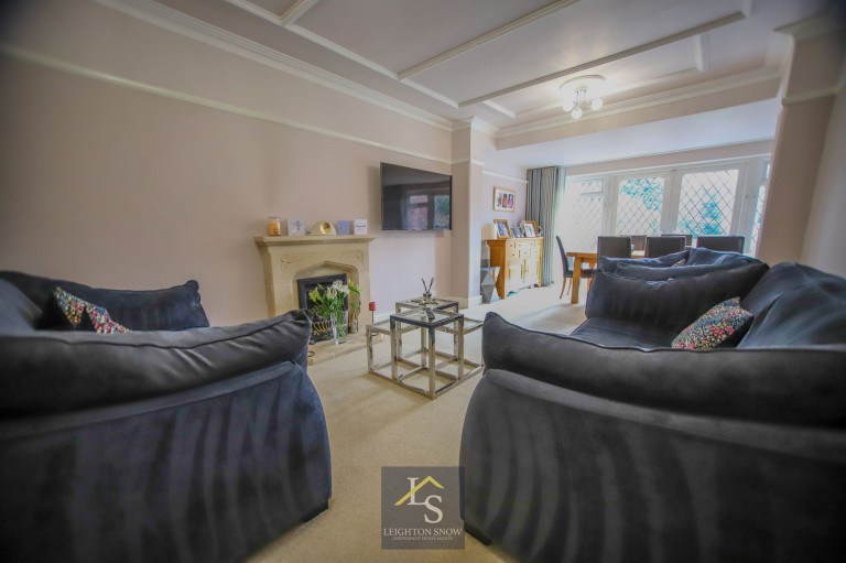 Images for Bridge Lane, Bramhall, SK7 EAID:425574707 BID:a331354c-8a27-4290-8521-a2425358b7e6