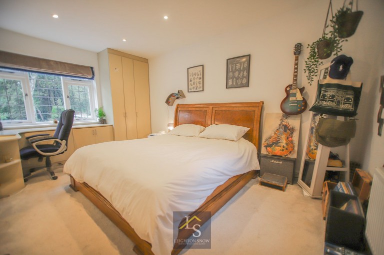 Images for Hall Road, Bramhall, SK7 EAID:425574707 BID:a331354c-8a27-4290-8521-a2425358b7e6