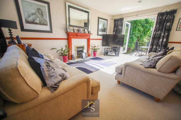 Images for Midhurst Close, Cheadle Hulme, SK8 EAID:425574707 BID:a331354c-8a27-4290-8521-a2425358b7e6