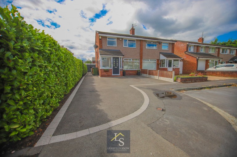 Images for Bath Crescent, Cheadle Hulme, SK8 EAID:425574707 BID:a331354c-8a27-4290-8521-a2425358b7e6