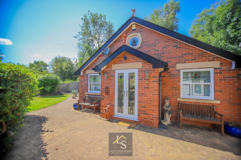 Images for Bramhall Moor Lane, Hazel Grove, SK7 EAID:425574707 BID:a331354c-8a27-4290-8521-a2425358b7e6