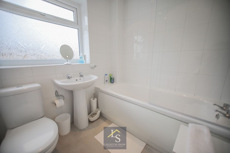 Images for Dairyground Road, Bramhall, SK7 EAID:425574707 BID:a331354c-8a27-4290-8521-a2425358b7e6