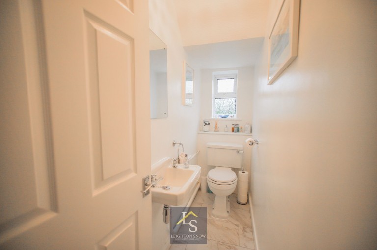 Images for Dairyground Road, Bramhall, SK7 EAID:425574707 BID:a331354c-8a27-4290-8521-a2425358b7e6