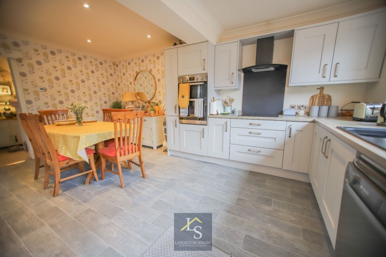 Images for Lausanne Road, Bramhall, SK7 EAID:425574707 BID:a331354c-8a27-4290-8521-a2425358b7e6