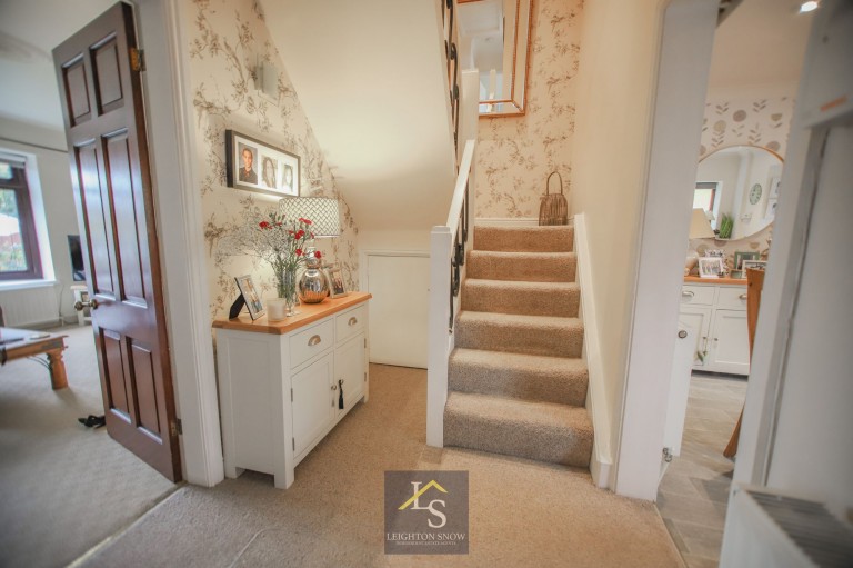 Images for Lausanne Road, Bramhall, SK7 EAID:425574707 BID:a331354c-8a27-4290-8521-a2425358b7e6