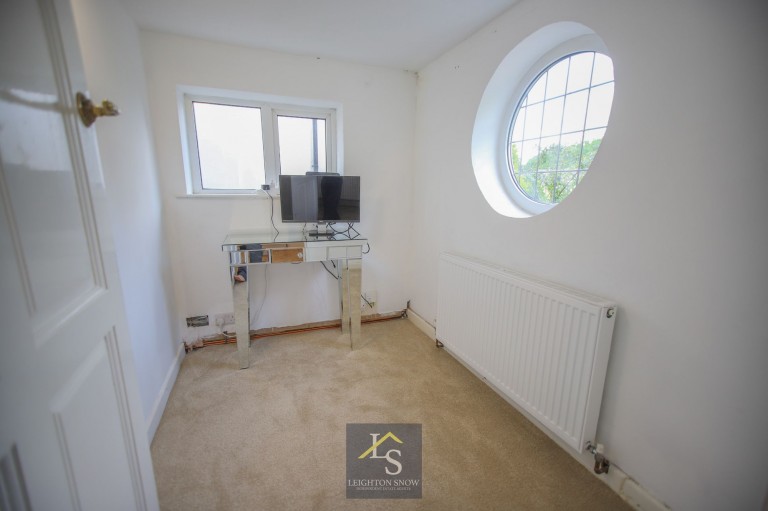 Images for Headlands Road, Bramhall, SK7 EAID:425574707 BID:a331354c-8a27-4290-8521-a2425358b7e6