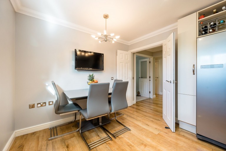Images for Carrwood Road, Bramhall, SK7 EAID:425574707 BID:a331354c-8a27-4290-8521-a2425358b7e6