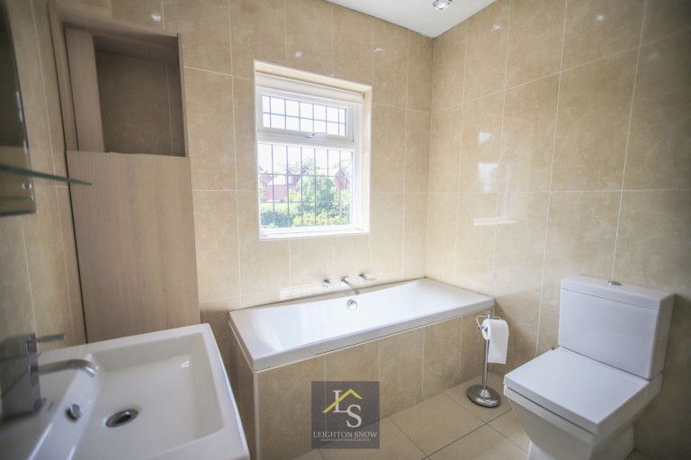 Images for Ladythorn Road, Bramhall, SK7 EAID:425574707 BID:a331354c-8a27-4290-8521-a2425358b7e6