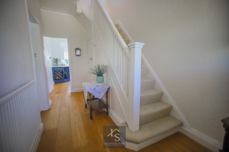 Images for Ladythorn Road, Bramhall, SK7 EAID:425574707 BID:a331354c-8a27-4290-8521-a2425358b7e6