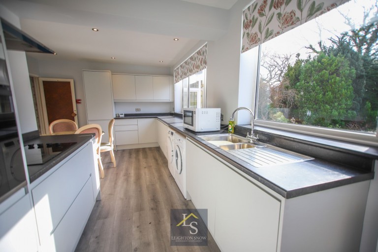Images for Longmeadow, Cheadle Hulme, SK8 EAID:425574707 BID:a331354c-8a27-4290-8521-a2425358b7e6