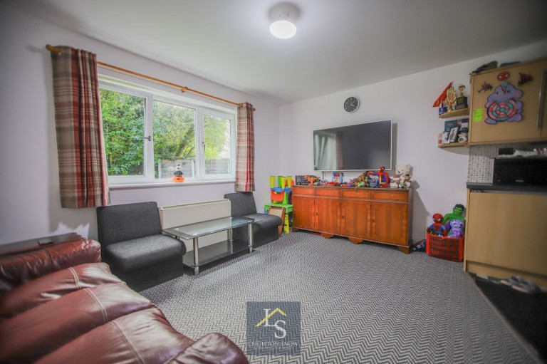 Images for Cheadle Hulme, SK8 EAID:425574707 BID:a331354c-8a27-4290-8521-a2425358b7e6