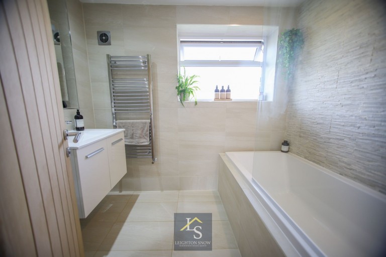 Images for Bowen Close, Bramhall, SK7 EAID:425574707 BID:a331354c-8a27-4290-8521-a2425358b7e6