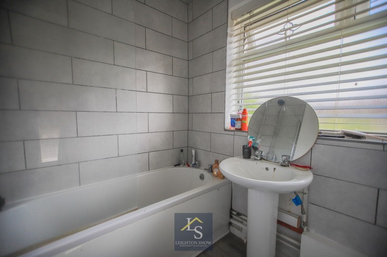 Images for North Park Road, Bramhall, SK7 EAID:425574707 BID:a331354c-8a27-4290-8521-a2425358b7e6