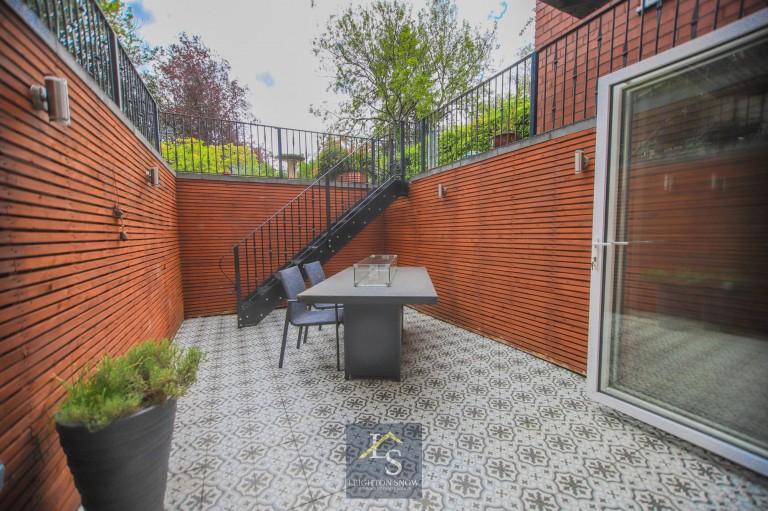 Images for Davenport Park Road, Stockport, SK2 EAID:425574707 BID:a331354c-8a27-4290-8521-a2425358b7e6