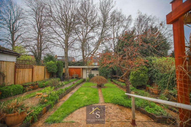 Images for Central Drive, Bramhall, SK7 EAID:425574707 BID:a331354c-8a27-4290-8521-a2425358b7e6