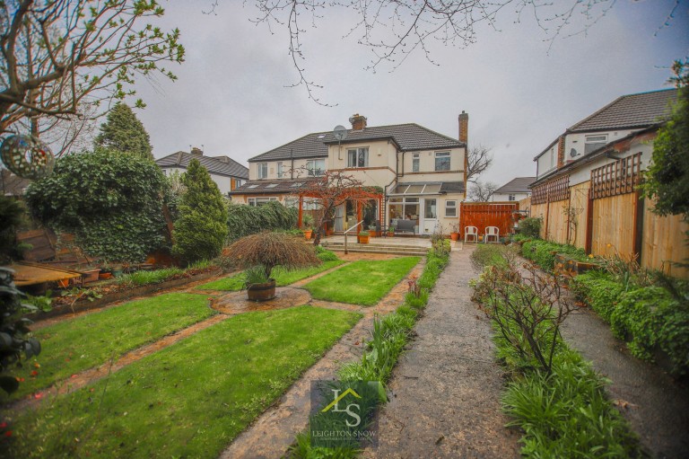 Images for Central Drive, Bramhall, SK7 EAID:425574707 BID:a331354c-8a27-4290-8521-a2425358b7e6